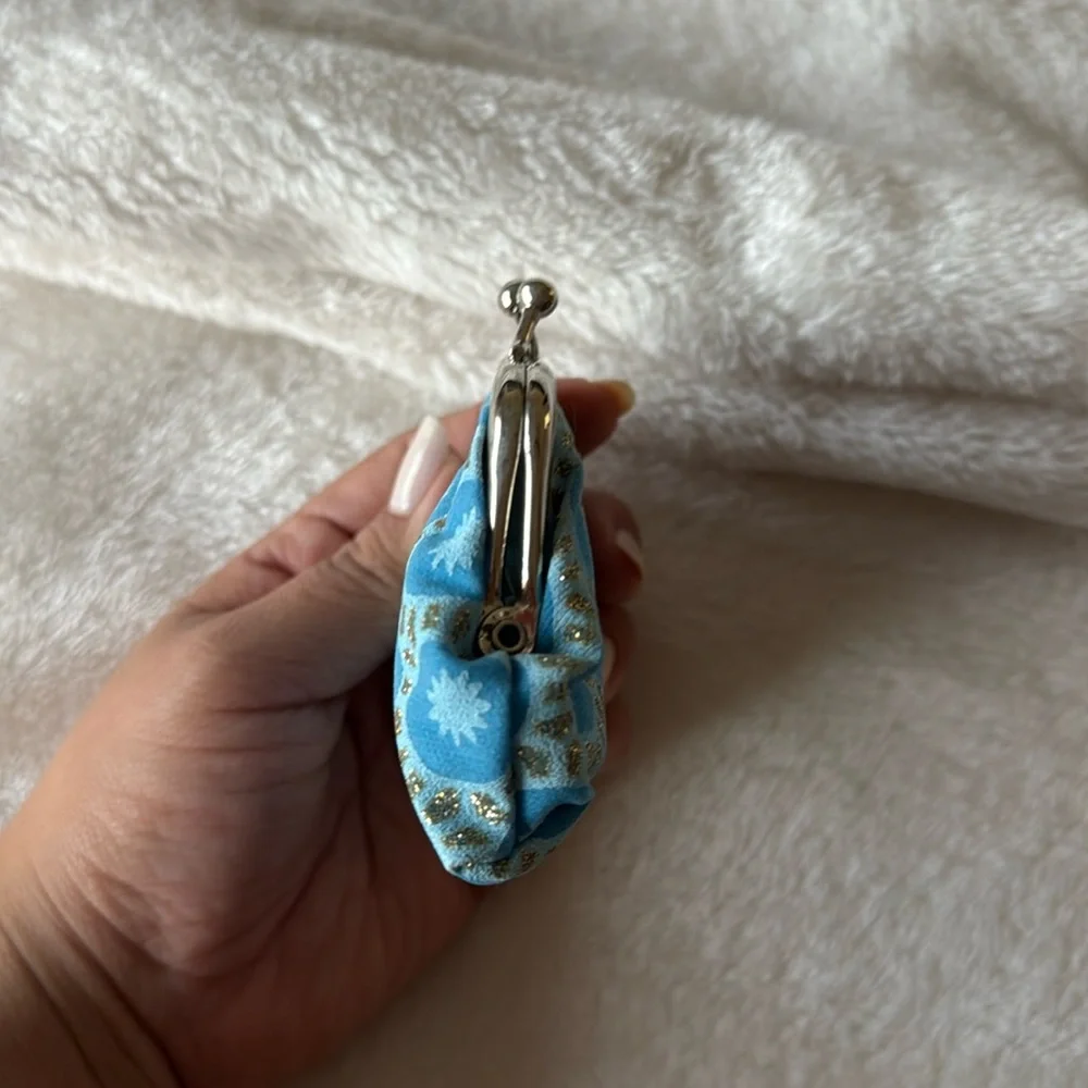 Kiss lock coin wallet blue and gold